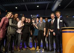 Normal_winnaars-vmbo-debattoernooi-2016