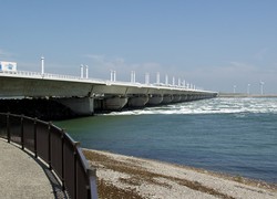 Normal_deltawerke-oosterschelde-sturmflutwehr_oosterscheldeseite