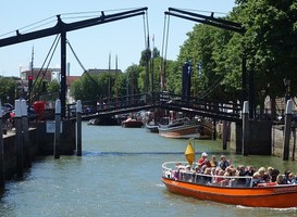 Normal_dordrecht__rondvaartboot__grote_kerk